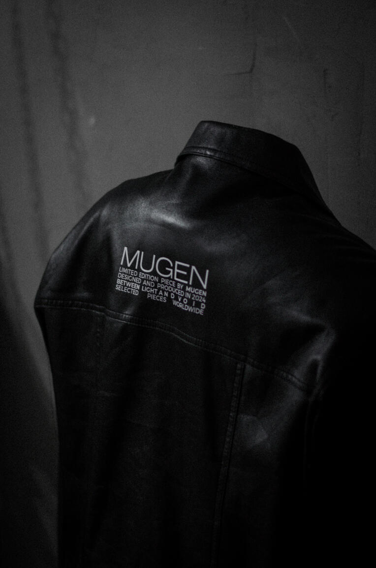 MUGEN - leather cape