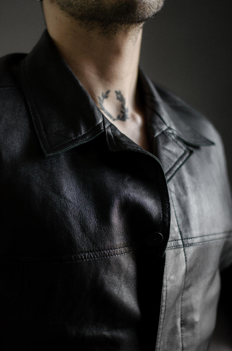 MUGEN - leather cape