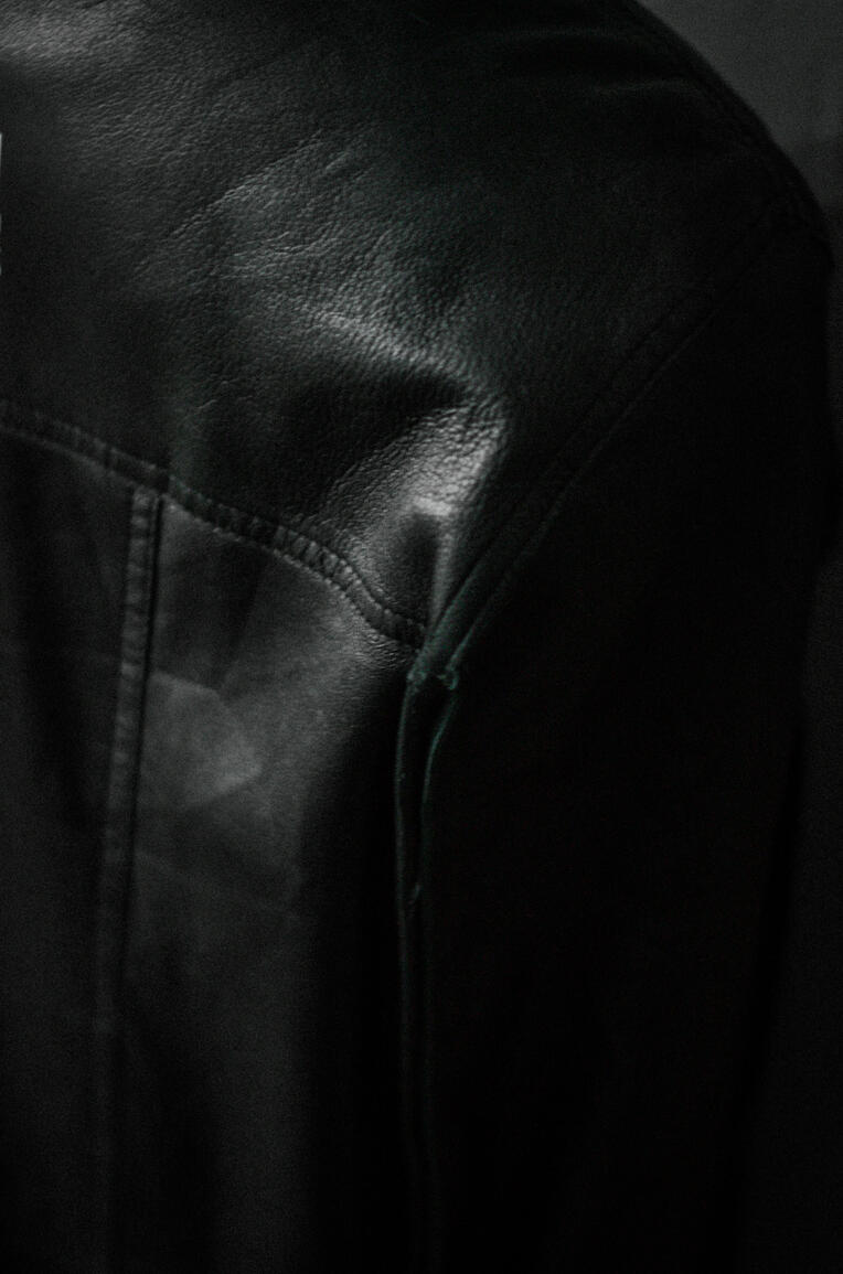 MUGEN - leather cape